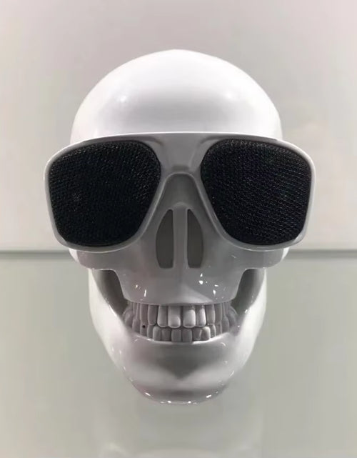 Load image into Gallery viewer, Skull Head Speaker Portable Mini Bluetooth-Compatible Wireless HD Stereo Speakers Skull Head Subwoofer Creative Home Ornament
