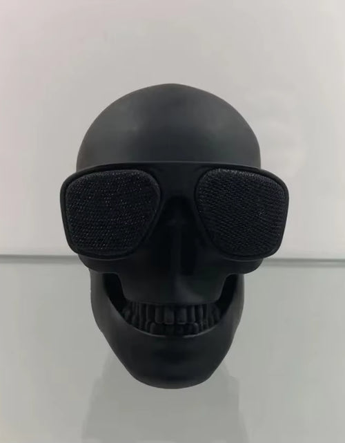 Load image into Gallery viewer, Skull Head Speaker Portable Mini Bluetooth-Compatible Wireless HD Stereo Speakers Skull Head Subwoofer Creative Home Ornament
